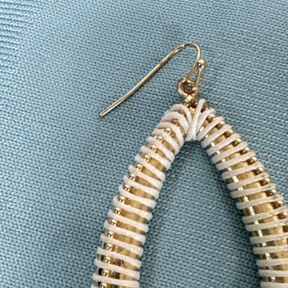 Gold Tone Teardrop Thread Wrapped Shepherd Hood Earrings Gold Creme Fashion - Picture 4 of 7